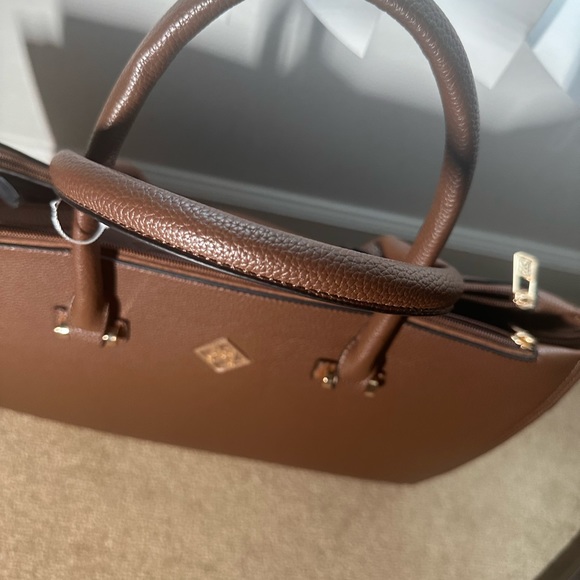 Karla Hanson handbag. I believe it to be a businesslike bag. Perhaps for travel - Picture 8 of 16